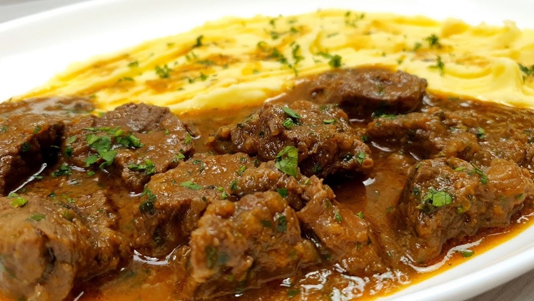 juneći gulaš