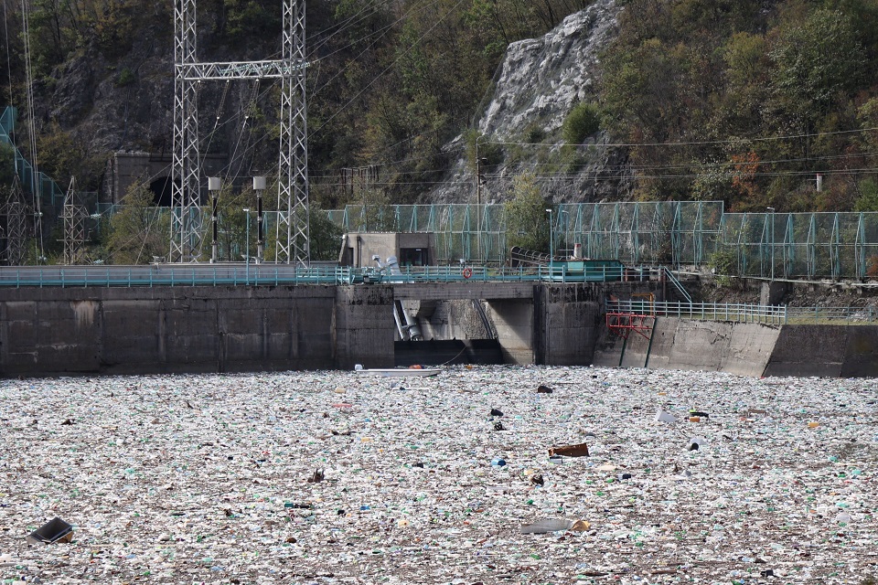 Nastavljena akcija čišćenja Jablaničkog i Grabovičkog jezera