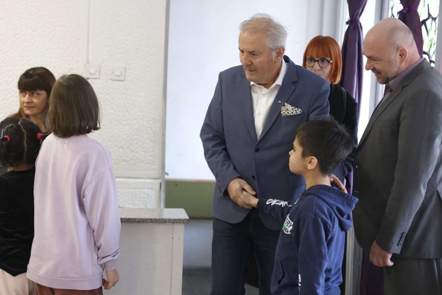 lendo sa djecom doma bjelave