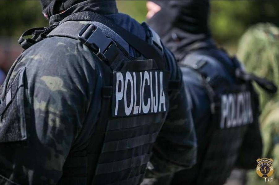 policija