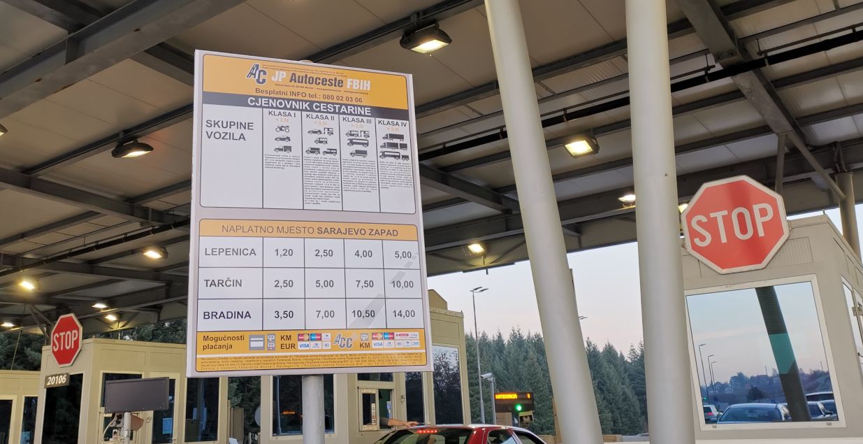 bradina_naplatne_kućice