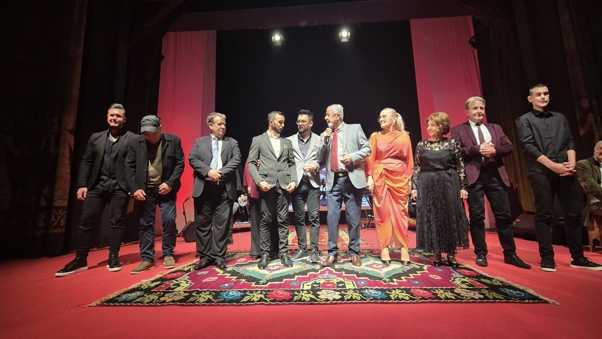 Sevdahom se mostar okitio